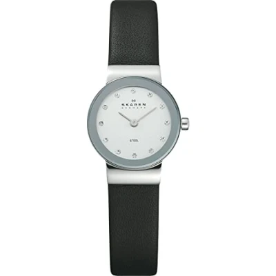Abbildung von Skagen Damenuhr Freja Lille, Zweizeiger Uhrwerk, 22mm Silbernes Edelstahlgehäuse mit Lederarmband, 358XSSLBC
