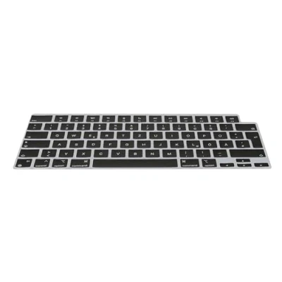 Abbildung von kwmobile Silikon Tastaturschutz für Apple MacBook Air 15 2023 M2 (A2941) QWERTZ Keyboard Cover Abdeckung Schwarz