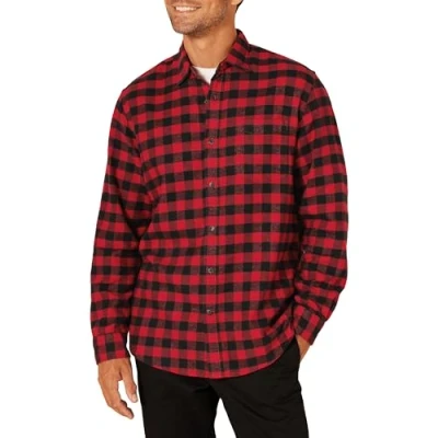 Abbildung von Amazon Essentials Herren Langarmhemd aus Flanell (in Übergröße erhältlich), Schwarz Rot Buffalokaros, M