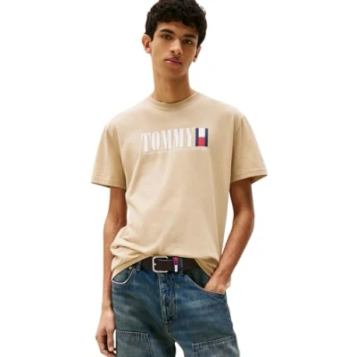 Abbildung von Tommy Jeans Herren T Shirt Kurzarm Flag Tee Regular Fit, Beige (Silt), M