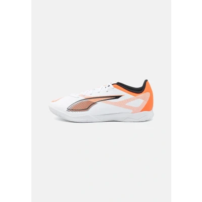 Abbildung von Puma Ultra 5 PLAY IT Fußballschuh Halle, Herren, Größe: 45, White/black/glowing red Schuhe
