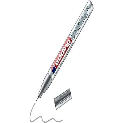 Abbildung von edding 780 Glanzlackmarker silber Packung mit 1 Lackmarker extra feine Rundspitze 0,8 mm Lackstift für Glas, Stein, Holz, Kunststoff und Papier wasserfest, stark deckend, sehr dünn