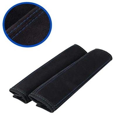 Abbildung von L&amp;P Car Design GmbH A135 2 Stück Gurtschoner Gurtpolster aus Microfaser in Schwarz mit Blauer Naht