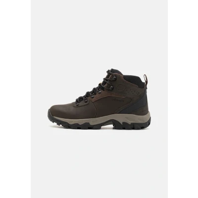 Abbildung von Columbia Newton Ridge PLUS II Waterproof Hikingschuh, Herren, Größe: 41.5, Squash Schuhe