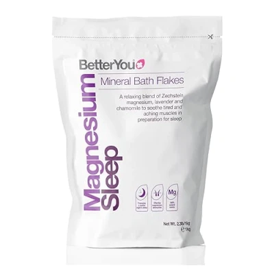 Abbildung von BetterYou Magnesium Schlaf Mineralbadeflocken, Zechstein mit Lavendel &amp; Kamilleninfusion zur Beruhigung schmerzender Muskeln, entspannende ätherische Öle für tiefen Schlaf, 1 kg