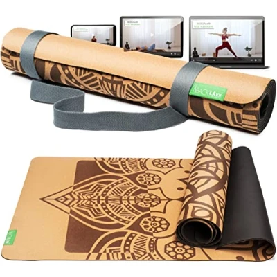 Abbildung von BACKLAXX ® Yogamatte Kork mit Naturkautschuk FAZ Testsieger 08/2024 Yoga Matte nachhaltig, schadstofffrei, rutschfest, Fitnessmatte Anti Rutsch Zonen inkl. Tragegurt, Turnmatte