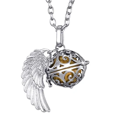 Abbildung von Morella Damen Schutzengel Halskette Edelstahl 70 cm mit Anhänger Engelsflügel und Klangkugel Gold Ø 16 mm in Schmuckbeutel
