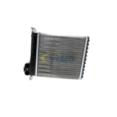 Abbildung von VEMO EXPERT KITS + V95 61 0002 Wärmetauscher mit Zubehör VOLVO: 850 Saloon