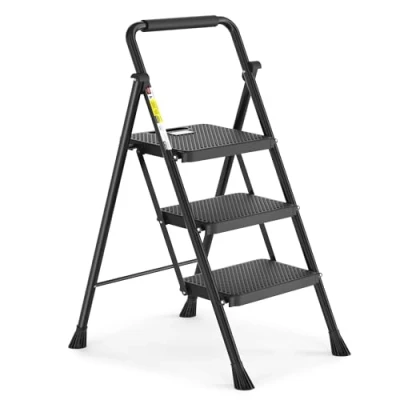 Abbildung von HBTower Trittleiter 3 Stufen klappbar, Leiter mit Breitem Anti Rutsch Pedal, Bequemer Handlauf, Tragbarer Tritthocker aus Stahl, Schwarz
