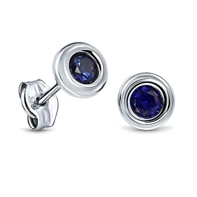 Abbildung von MIORE Schmuck, Ohrringe Damen, Ohrstecker Gold 375 9 Kt Weißgold, Damenohrringe mit Saphir Stein in Zargenfassung, goldene Ohrschmuck