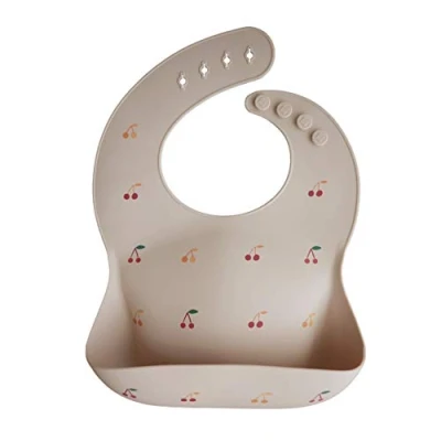 Abbildung von mushie Silikon Bib für Kinder Lätzchen mit Auffangschale BPA frei Wasserdicht Abwaschbar verstellae Passform Sichere &amp; Hochwertige Kleinkinder Baby Cherries