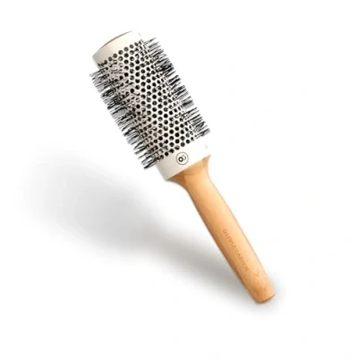 Abbildung von Olivia Garden Bamboo Touch Blowout Thermal 43 Umweltfreundliche Bambusrundbürste für müheloses Volumen und glänzende Blowouts