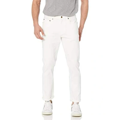Abbildung von Amazon Essentials Herren Slim Fit Jeans, Grellweiß, 28W / 30L