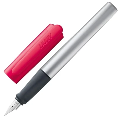 Abbildung von Lamy nexx crimson Füller Füllhalter mit rutschfestem Griff &amp; polierter Stahlfeder in Strichbreite A dreieckiges Gehäuse aus Aluminium inkl. Tintenpatrone T 10 blau Rechtshänder
