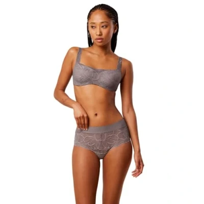 Abbildung von Triumph Panty »Body Make Up Illusion Lace Shorty«, Strech Spitze
