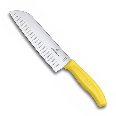 Abbildung von Victorinox, Swiss Classic, Profi Santokumesser, Extra Scharfe Klinge, Kullenschliff, 17 cm, Robuster Kunststoffgriff, Rostfreier Stahl, gelb