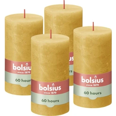 Abbildung von Bolsius Rustik Stumpenkerzen Ockergelb Set 4 Stück Dekorative Haushaltkerzen Länge Brenndauer 60 Stunden Unparfümierte Natürliches Pflanzenwachs Ohne Palmöl 13 x 7 cm