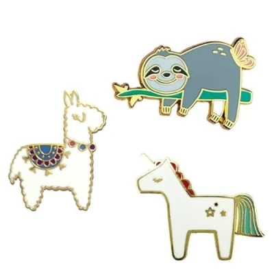 Abbildung von 3er Ansteck Pin Set: Faultier, Einhorn und Alpaka Kleine Geschenke für Mädchen Schmuck Geschenkidee Lustige, witzige Anstecker Broschen Kinder