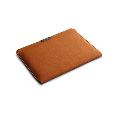 Abbildung von Bellroy Laptop Sleeve (14’’ Laptop, wasserabweisendes recyceltes Gewebe, Magnetverschluss) Bronze