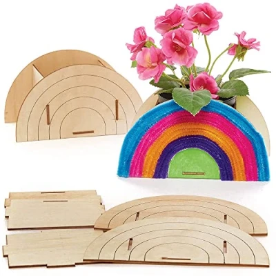 Abbildung von Baker Ross FC763 Regenbogen Holzbauten Set Blumentopf 3er Pack, Bastelsets aus Holz für Kinder zum Basteln, Bemalen und Dekorieren grün