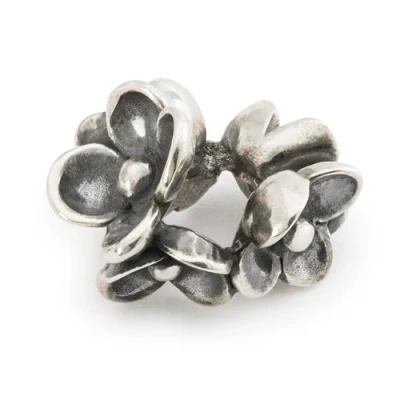Abbildung von Trollbeads Frühlings Kollektion Blühende Verbindungen 2024 Silberbeads (Blüten der Dankbarkeit TAGBE 40134)