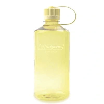 Abbildung von Nalgene Sustain Tritan BPA freie Wasserflasche aus 50% Plastikabfällen, 900 ml, schmale Öffnung, Butter