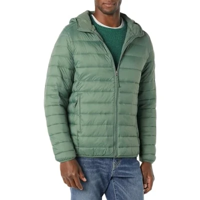 Abbildung von Amazon Essentials Herren Leichte, Wasserabweisende, verstaubare Kapuzenjacke, Grün, XL