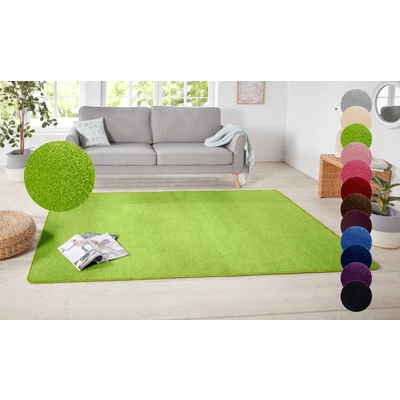 Abbildung von Hanse Home Nasty Läufer Flauschiger Kurzflor Teppich Einfarbig Unifarben für Esszimmer, Wohnzimmer, Kinderzimmer, Flur, Schlafzimmer, Küche Uni Grün, 67x120cm