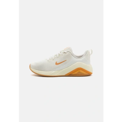 Abbildung von Nike Performance AIR ZOOM Bella 7 Trainingsschuh, Damen, Größe: 36, Sail/copper moon/coconut milk Schuhe