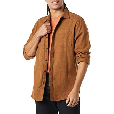 Abbildung von Amazon Essentials Herren Langarmhemd aus Flanell (in Übergröße erhältlich), Toffee Braun, S