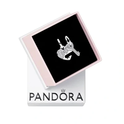 Abbildung von Pandora Moments Damen Charm Silber 793081C01