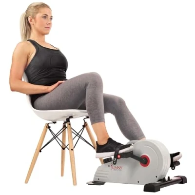Abbildung von Sunny Health &amp; Fitness Magnetisches Mini Heimtrainer unter dem Schreibtisch, Doppelfunktions Pedaltrainer mit digitalem Monitor, Arm /Bein Fahrrad für den Innenbereich zu Hause und im Büro SF B0891