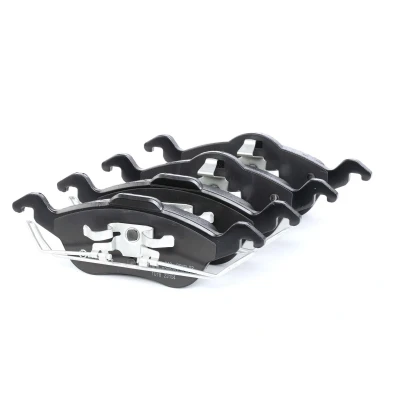 Abbildung von BREMBO P 24 046 Bremsbelagsatz exkl. Verschleißwarnkontakt mit Kolbenclip ohne Zubehör FORD: Focus Mk1 Hatchback, Saloon, Estate