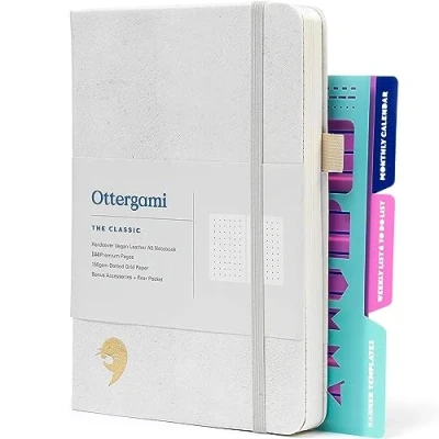 Abbildung von Ottergami Bullet Journal Notizbuch gepunktet Hochwertiges, dickes Papier mit 150 g/m² The Classic A5 dotted Bulletjournal vorgedruckten Punkten und zusätzlichen Schablonen