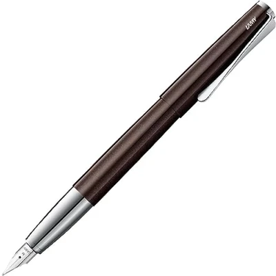 Abbildung von LAMY studio dark brown Füller universeller Füllfederhalter in elegantem Gehäuse aus Ganzmetall 14 kt. Goldfeder, partiell platiniert &amp; Strichbreite EF inkl. Tintenpatrone T 10 blau