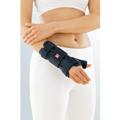 Abbildung von medi Manumed T Handgelenkorthese Größe I Rechts in Grau Handgelenkstütze Handstütze Bandage Schiene