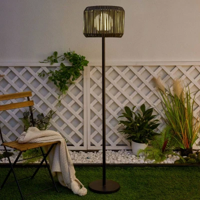 Abbildung von Pauleen 48179 Sunshine Elegance Solar Stehleuchte für Balkon oder Garten Schwarz, Grau Außenbeleuchtung Kunststoff, Rattan, Metall 3000K