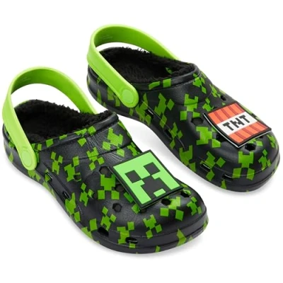 Abbildung von Minecraft Jungen Clogs mit Plüsch Fleecefutter &amp; Charms, ideal als Garten oder Kinder Hausschuhe (Schwarz/Grün, 32/33 EU)