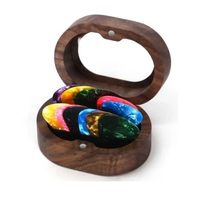Abbildung von DoubleCare 12 Stück Hochwertige Plektrum, Plectren Gitarre mit Nussbaum Plektrum Halter, Zelluloid Guitar Picks in 3 Stärken für Bass E Gitarre, Ukulele, Akustikgitarre, Plektron Gitarren Zubehör