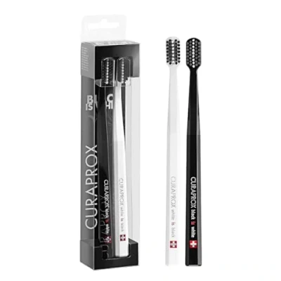 Abbildung von CURAPROX Black is White Zahnbürsten Duopack mit 2