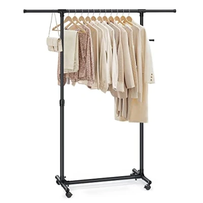 Abbildung von SONGMICS Kleiderständer auf Rollen, Kleiderstange, höhenverstellbar zwischen 97 und 165 cm, ausziehbare Garderobenstange, Garderobenständer, seitliche Haken für Accessoires, schwarz LLR001B01