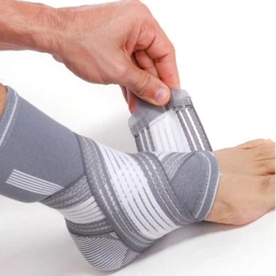 Abbildung von NEOtech Care Sprunggelenkbandage zur Unterstützung elastischer &amp; atmungsaktiver Stoff verstellbarer Kompressionsriemen Männer, Frauen linker oder rechter Fuß Grau (1 Einheit, Größe L)