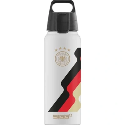 Abbildung von SIGG Alu Trinkflasche WMB Pathfinder DFB Fußball Team Klimaneutral Zertifiziert Für Kohlensäurehaltige Getränke Geeignet Auslaufsicher Federleicht BPA frei Outdoor Weiß 1L