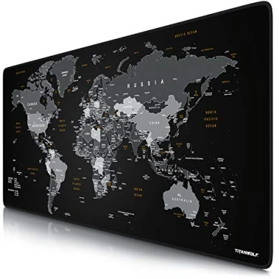 Abbildung von CSL Computer Titanwolf XXL Mauspad Gaming 900x400 mm Mousepad Groß Tischunterlage Large Size verbessert Präzision und Geschwindigkeit Design Weltkarte Schwarz