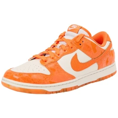 Abbildung von Nike Damen Dunk Low Sneaker, Light Bone Safety Orange Laser Orange, 46 EU