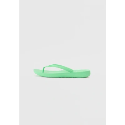 Abbildung von Fitflop Iqushion Ergonomic Zehentrenner, Damen, Größe: 39, Pop green Schuhe