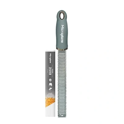 Abbildung von Microplane Premium Classic Reibe Zester Eukalyptusgrün