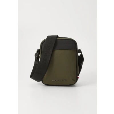 Abbildung von Tommy Hilfiger Repreve MINI Reporter Umhängetasche, Herren, Größe: One Size, Khaki