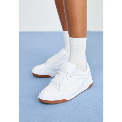 Abbildung von Vans Hylane Unisex Skateschuh, Größe: 38.5, White Schuhe