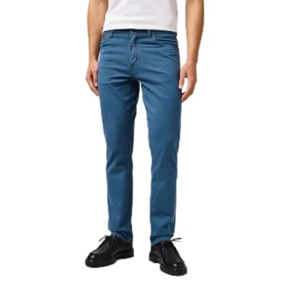 Abbildung von Wrangler Herren Jeans Texas Slim Fit Jeanshose, Dark Dusty Blue,32W / 30L